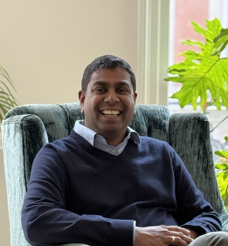 Dr Matthew Fernando